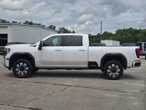 Used 2024 GMC Sierra 2500 Denali w/ Denali Reserve Package AWD/4WD image 2