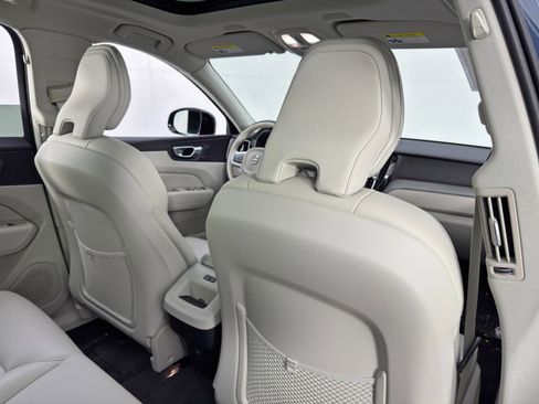 Used 2023 Volvo XC60 B5 Plus w/ Climate Package image 38