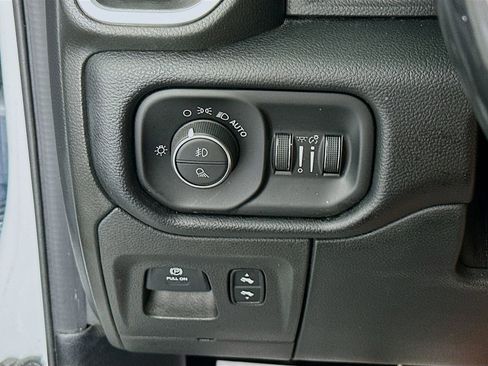 Used 2019 RAM 1500 Big Horn AWD/4WD image 10