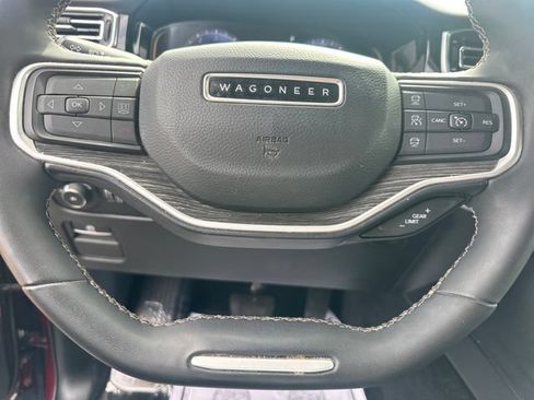 Used 2022 Jeep Wagoneer Series III w/ Premium Group I AWD/4WD image 20