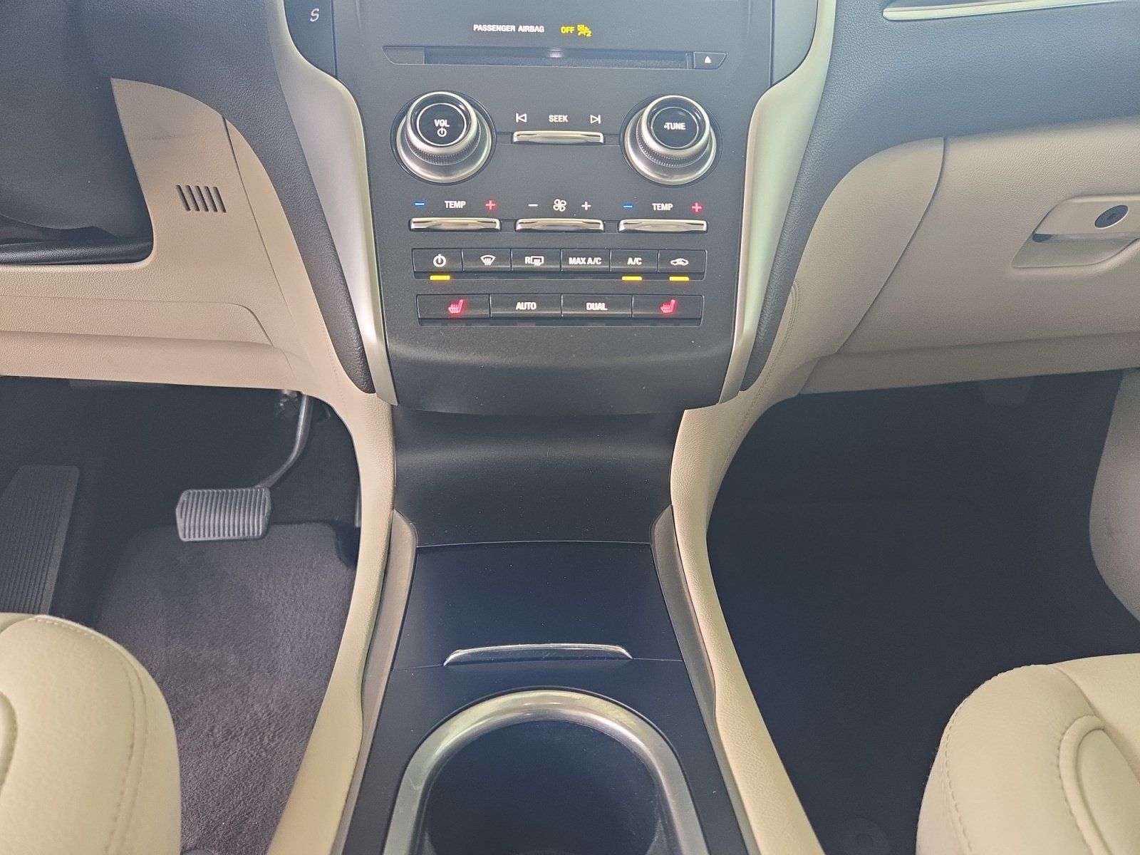 Used 2019 Lincoln MKC Premiere FWD image 12