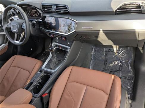 Certified 2025 Audi Q3 2.0T Premium Plus w/ Premium Plus Package image 20