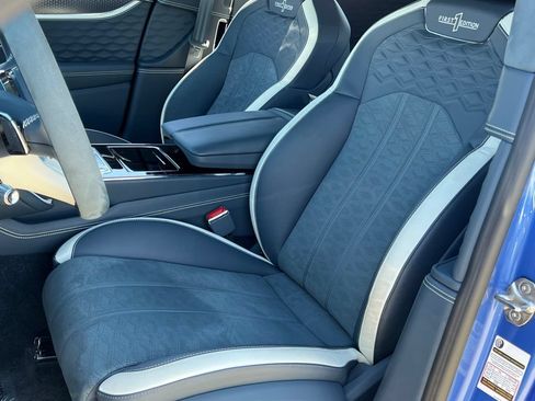 Certified 2025 Bentley Flying Spur Plug-In Hybrid w/ First Edition Specification AWD/4WD image 18