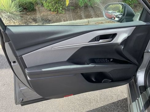 Used 2026 Toyota Camry SE FWD image 17