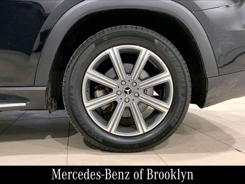 Certified 2022 Mercedes-Benz GLS 450 4MATIC image 11