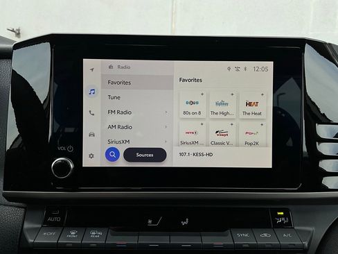 Used 2025 Toyota Camry LE image 29