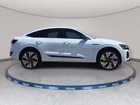 Certified 2024 Audi Q8 e-tron Prestige AWD/4WD image 5