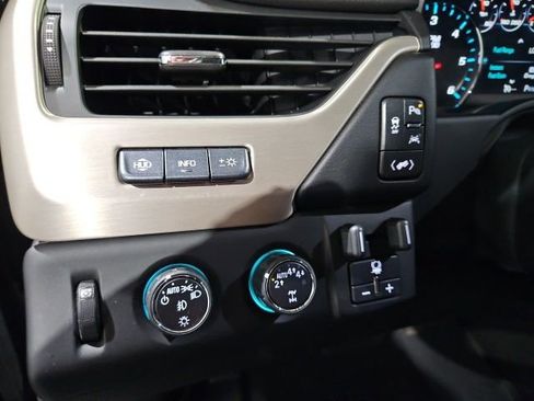 Used 2017 GMC Yukon Denali w/ Open Road Package AWD/4WD image 27