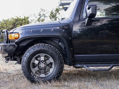 Used 2007 Toyota FJ Cruiser 4WD w/ TRD Special Edition image 4