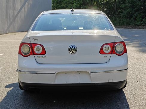 Used 2008 Volkswagen Passat Komfort FWD image 4