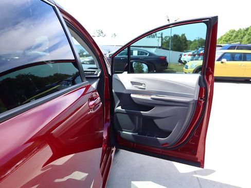Used 2022 Toyota Sienna LE FWD image 39