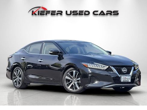 Used 2023 Nissan Maxima SV w/ Floor Mat Group FWD image 2