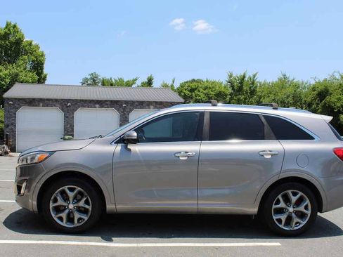 Used 2016 Kia Sorento SX FWD image 10