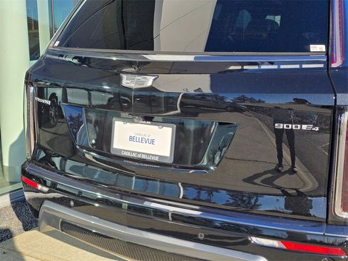 Certified 2026 Cadillac Vistiq Sport image 15