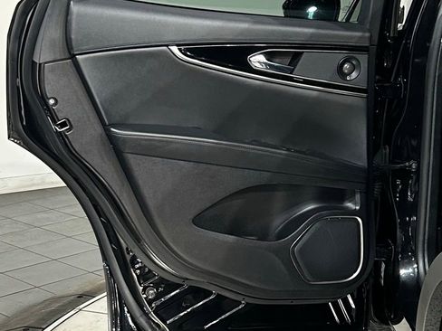 Used 2021 Lincoln Nautilus Reserve AWD/4WD image 39