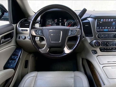 Used 2018 GMC Yukon XL Denali w/ Denali Ultimate Package AWD/4WD image 14