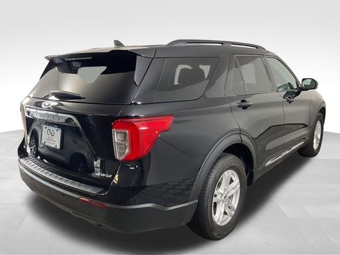 Used 2023 Ford Explorer XLT AWD/4WD image 9