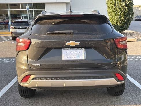 Used 2024 Chevrolet Trax LT FWD image 5