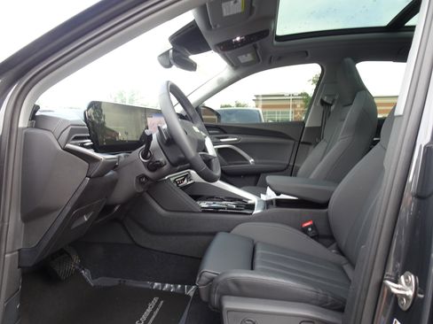 Certified 2025 Audi Q5 Premium Plus AWD/4WD image 8