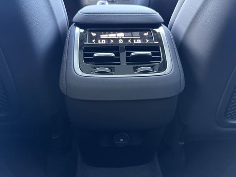 New 2026 Volvo XC90 B5 Core image 12