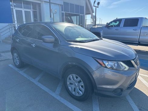 Used 2019 Nissan Rogue Sport S image 3