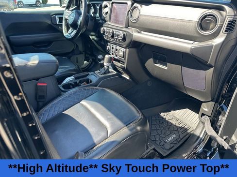 Used 2022 Jeep Wrangler Unlimited Sahara image 18