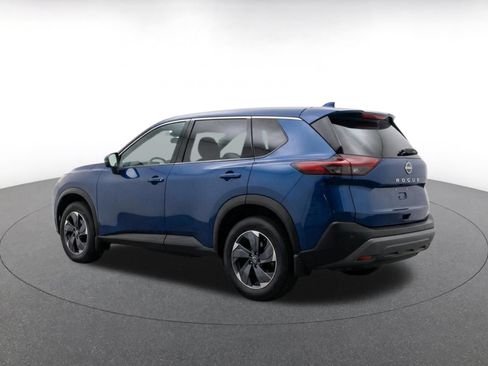 Used 2025 Nissan Rogue SV AWD/4WD image 5