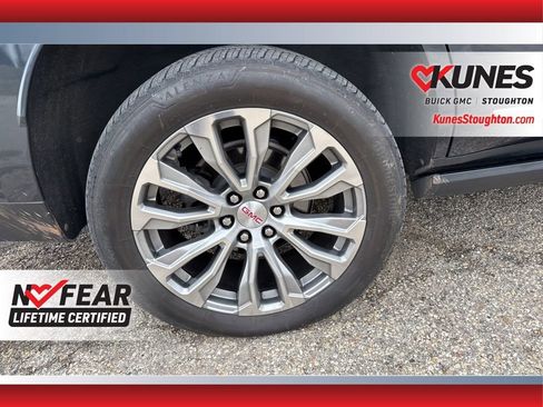 Used 2021 GMC Yukon Denali w/ Denali Premium Package image 14