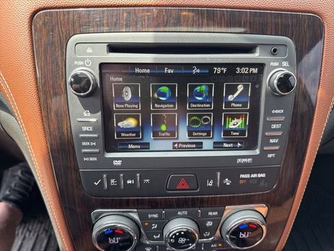 Used 2017 Chevrolet Traverse Premier image 28