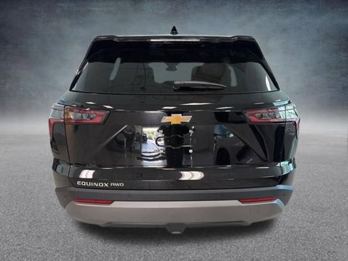 New 2026 Chevrolet Equinox LT w/ Convenience Package II AWD/4WD image 8