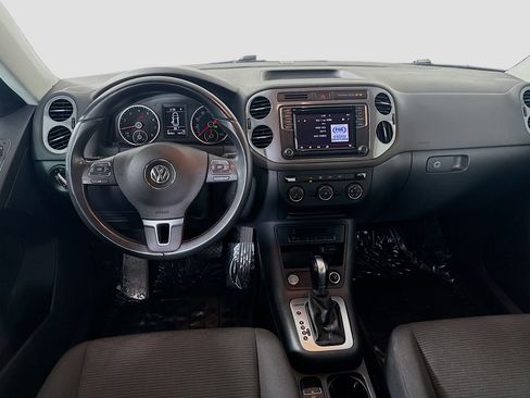 Used 2017 Volkswagen Tiguan S image 17