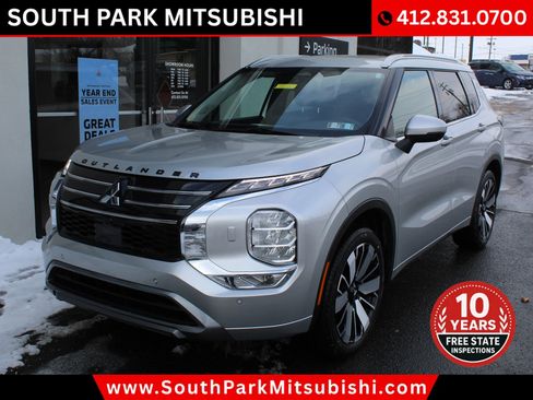 Used 2025 Mitsubishi Outlander SEL image 3