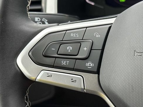 Used 2023 Volkswagen Atlas SE AWD/4WD image 22