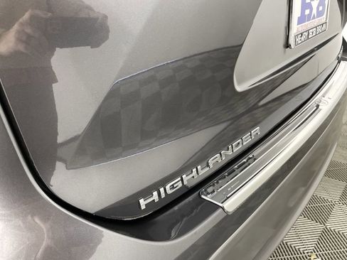 Used 2023 Toyota Highlander Platinum image 33