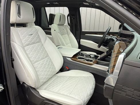 Used 2026 Cadillac Escalade Platinum Sport AWD/4WD image 35