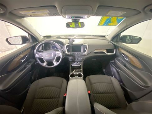 Used 2021 GMC Terrain SLE w/ Driver Convenience Package image 10