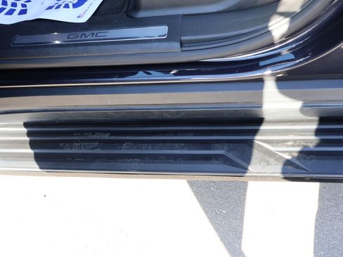 Used 2024 GMC Yukon SLT image 27