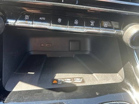 Used 2026 Chevrolet Traverse LT AWD/4WD image 16