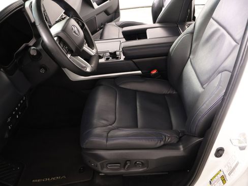 Used 2024 Toyota Sequoia Platinum AWD/4WD image 11