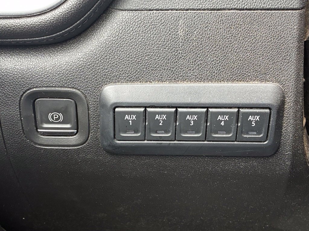 Used 2022 Chevrolet Silverado 2500 LT w/ Convenience Package AWD/4WD image 10
