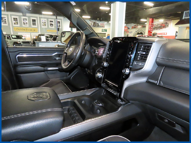 Used 2024 RAM 1500 Laramie AWD/4WD image 9