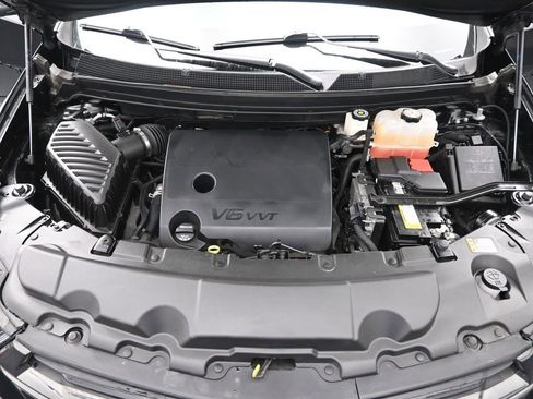 Used 2022 Chevrolet Traverse LT w/ Midnight/Sport Edition image 36