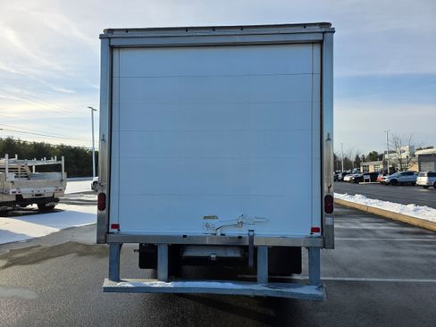 Used 2019 Ford E-350 and Econoline 350 Super Duty w/ Power Windows & Locks Group image 4