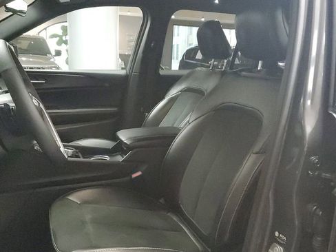 Used 2025 Jeep Grand Cherokee Altitude image 18