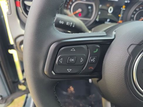 Used 2026 Jeep Wrangler Unlimited Rubicon AWD/4WD image 17