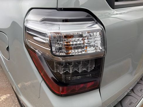Used 2022 Toyota 4Runner TRD Sport AWD/4WD image 23