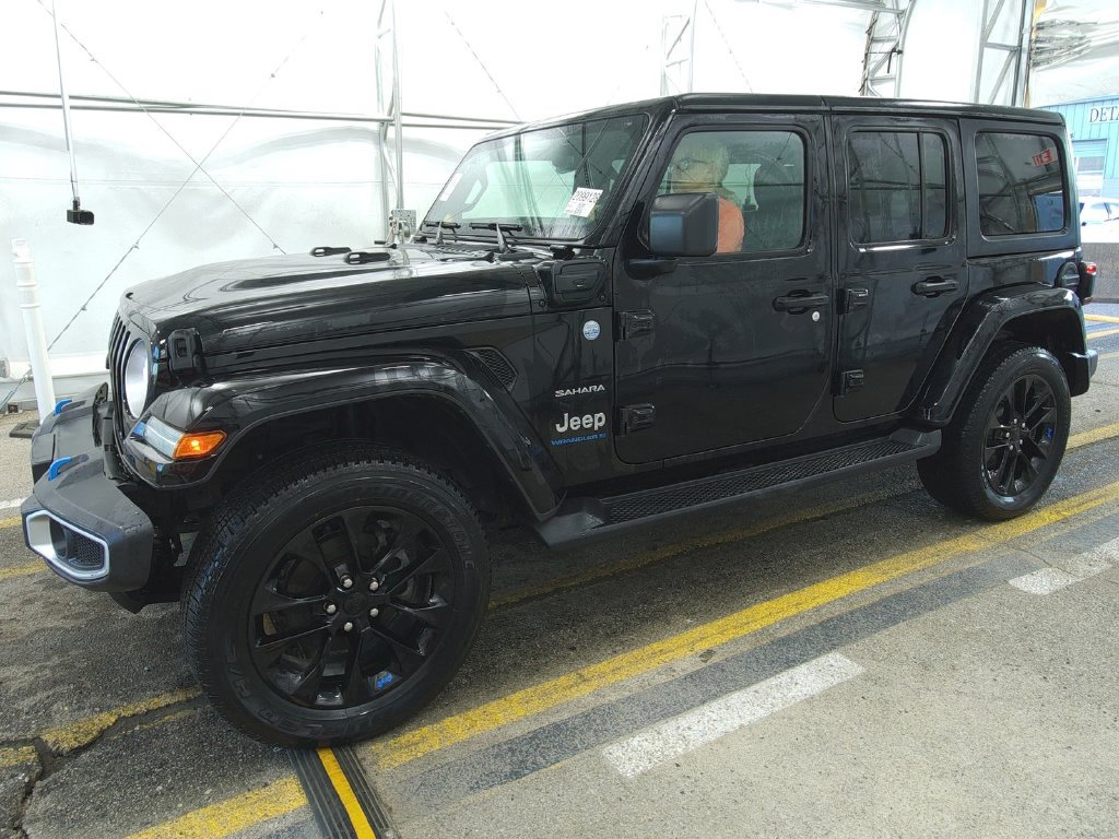 Used 2023 Jeep Wrangler Unlimited Sahara w/ Cold Weather Group AWD/4WD image 1