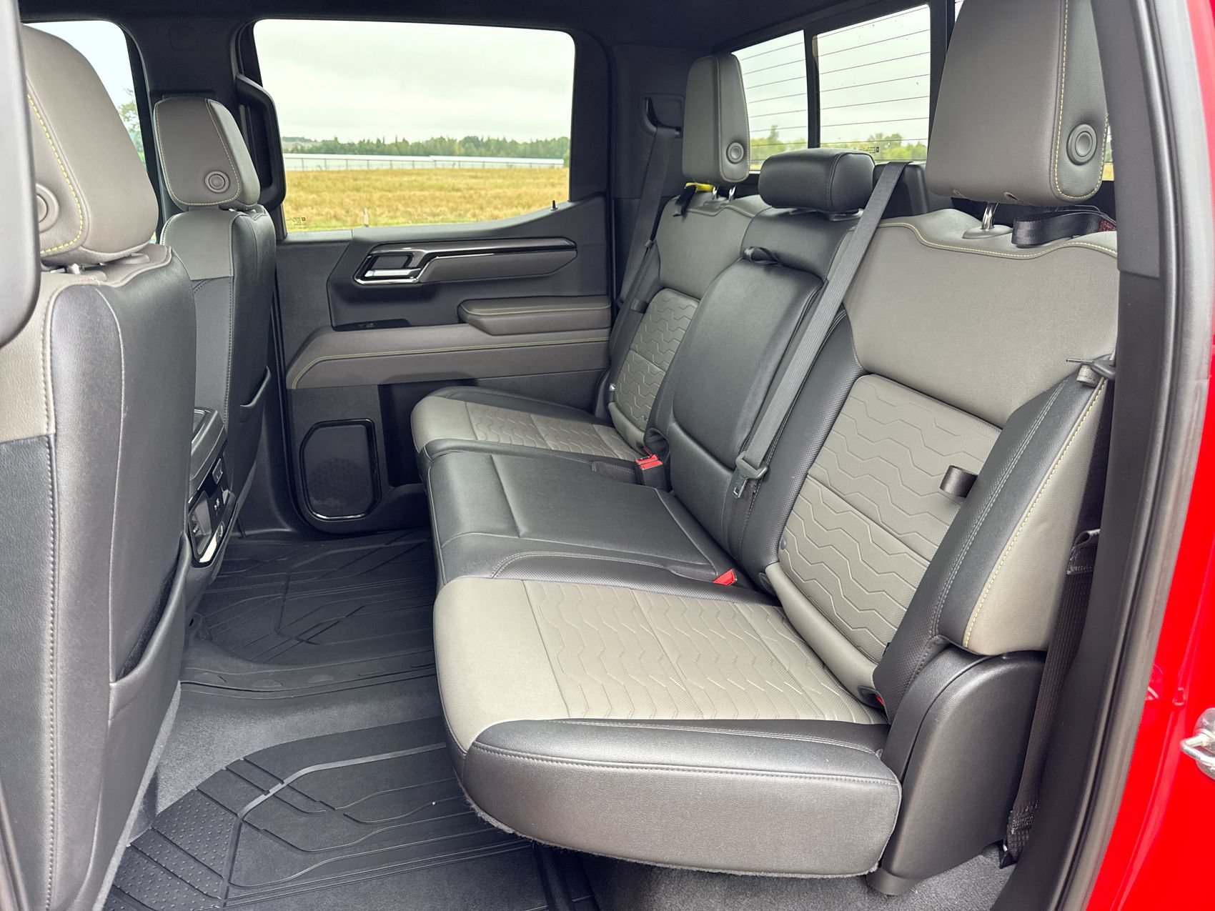 Used 2023 Chevrolet Silverado 1500 ZR2 w/ Technology Package AWD/4WD image 22