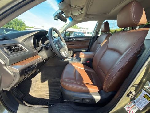 Used 2017 Subaru Outback 2.5i Touring w/ Popular Package #5A AWD/4WD image 6