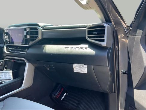 Used 2022 Toyota Tundra SR5 AWD/4WD image 17